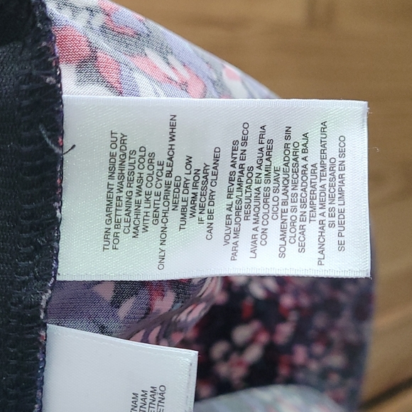 ☆FREE ADD ON WITH ANY WOMANS PURCHASE ☆ GUC Nine West Sleeveless Speckled Blouse - Picture 4 of 5